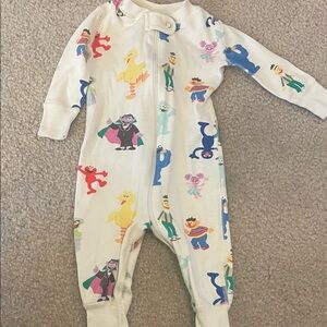 LIMITED EDITION Hannah Andersson Sesame Street zippy pajamas